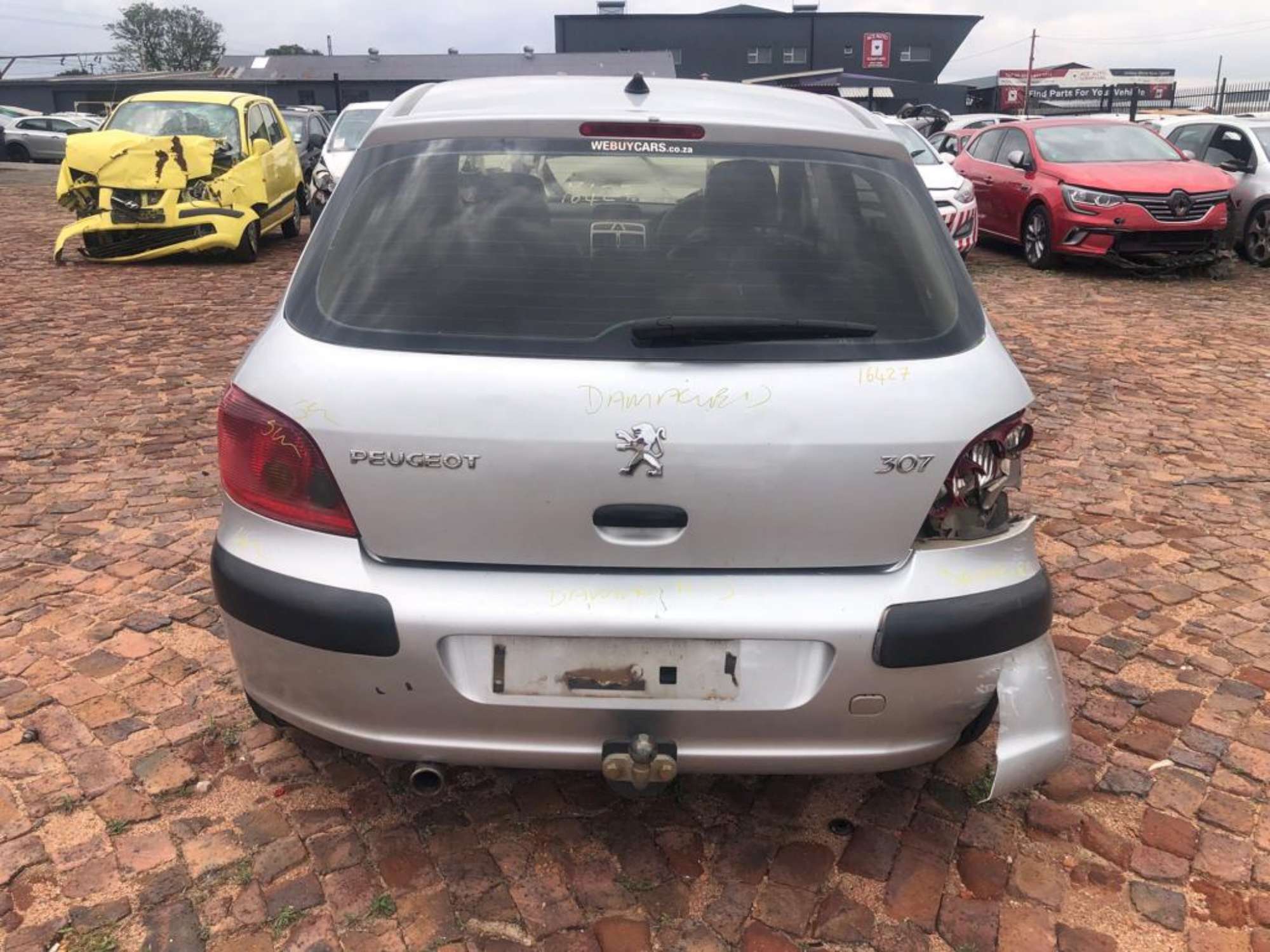 Scrapyard Gem: 2006 Peugeot 307 CC - Autoblog