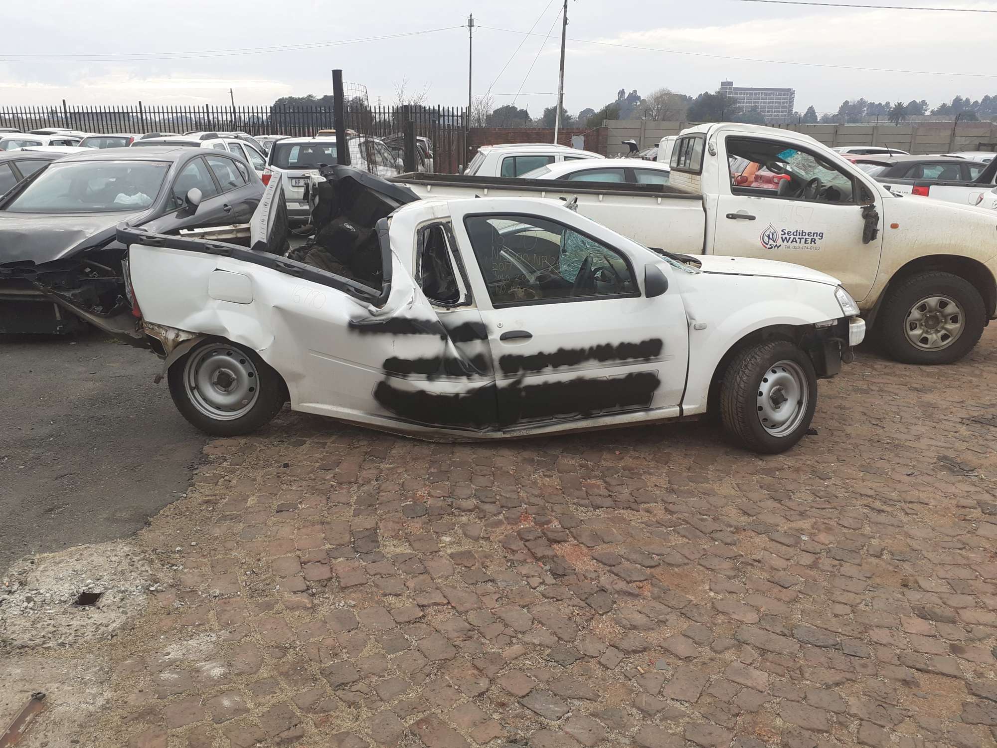 Nissan np200 deals scrap yard