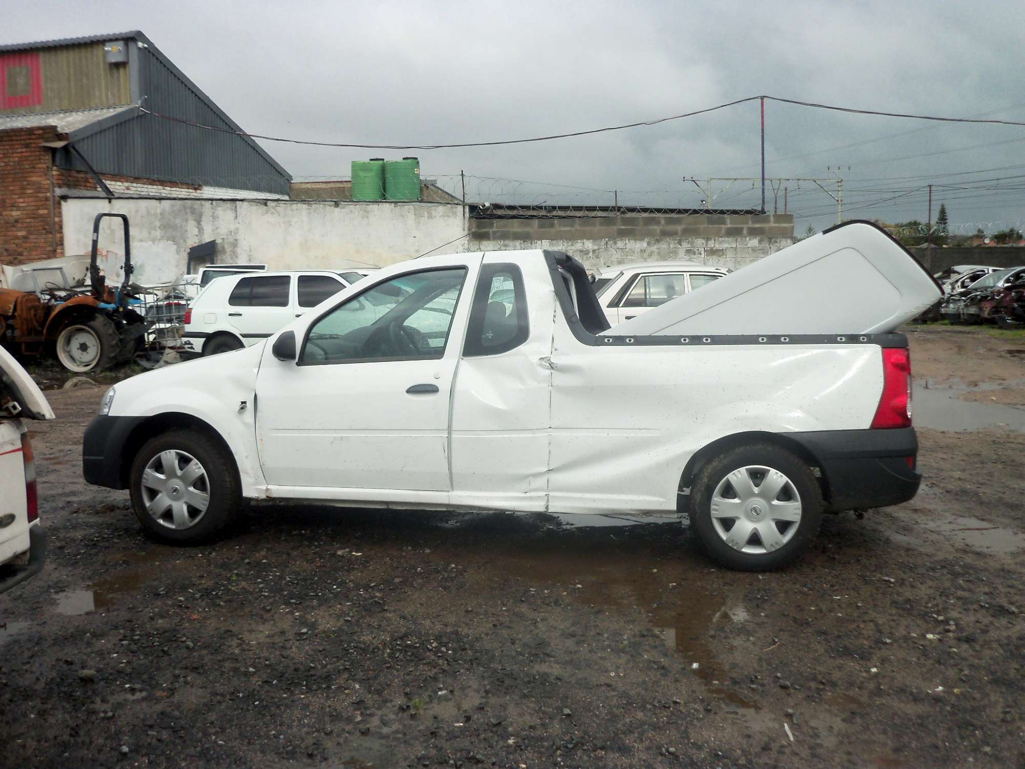 Nissan np200 deals parts for sale